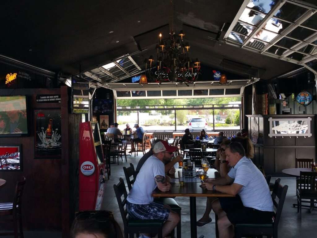 J’s American Pub photo 4